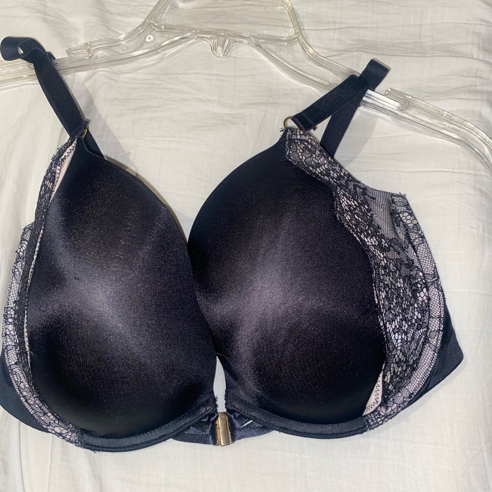 Victoria’s Secret very sexy push-up bra 34DDD USED black, clasp in front